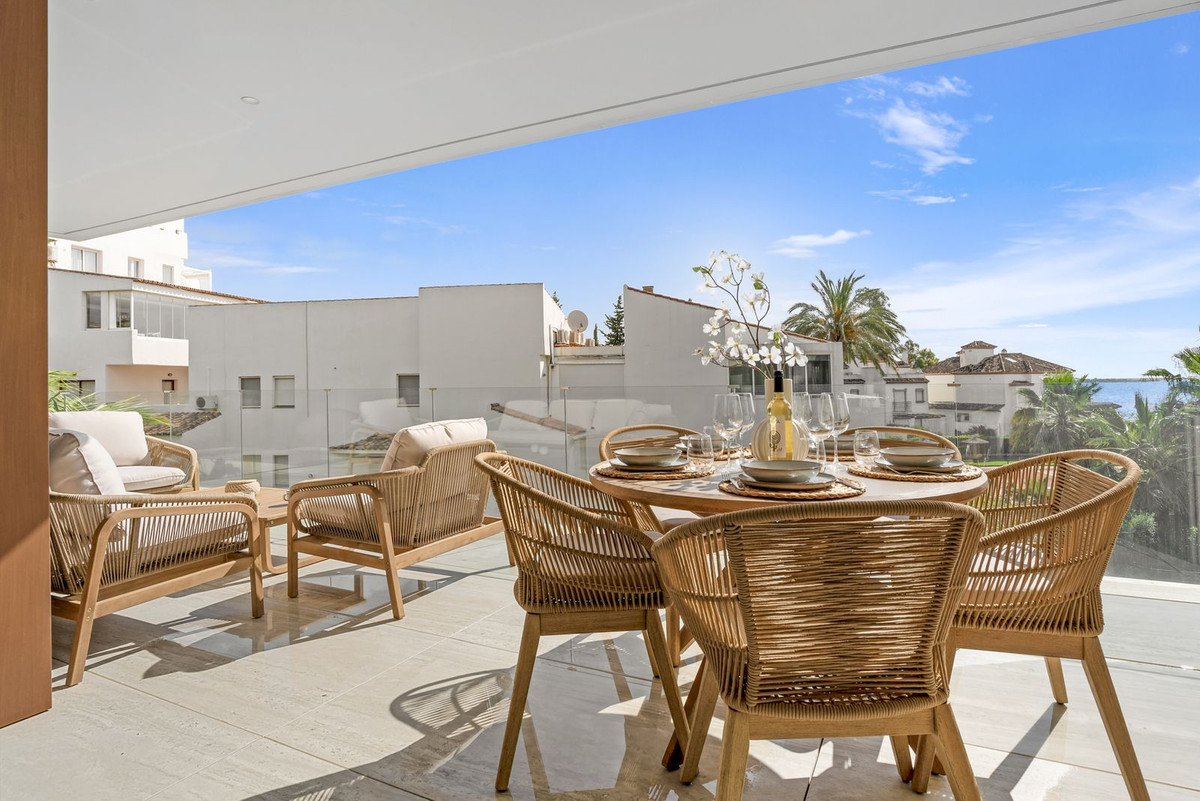 House in Estepona - view 1