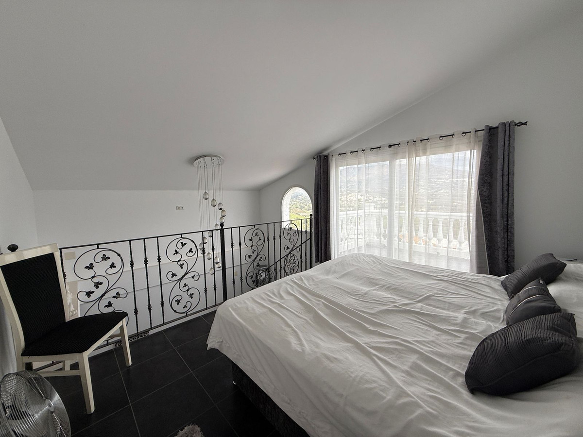 Villa in Mijas Costa - view 1