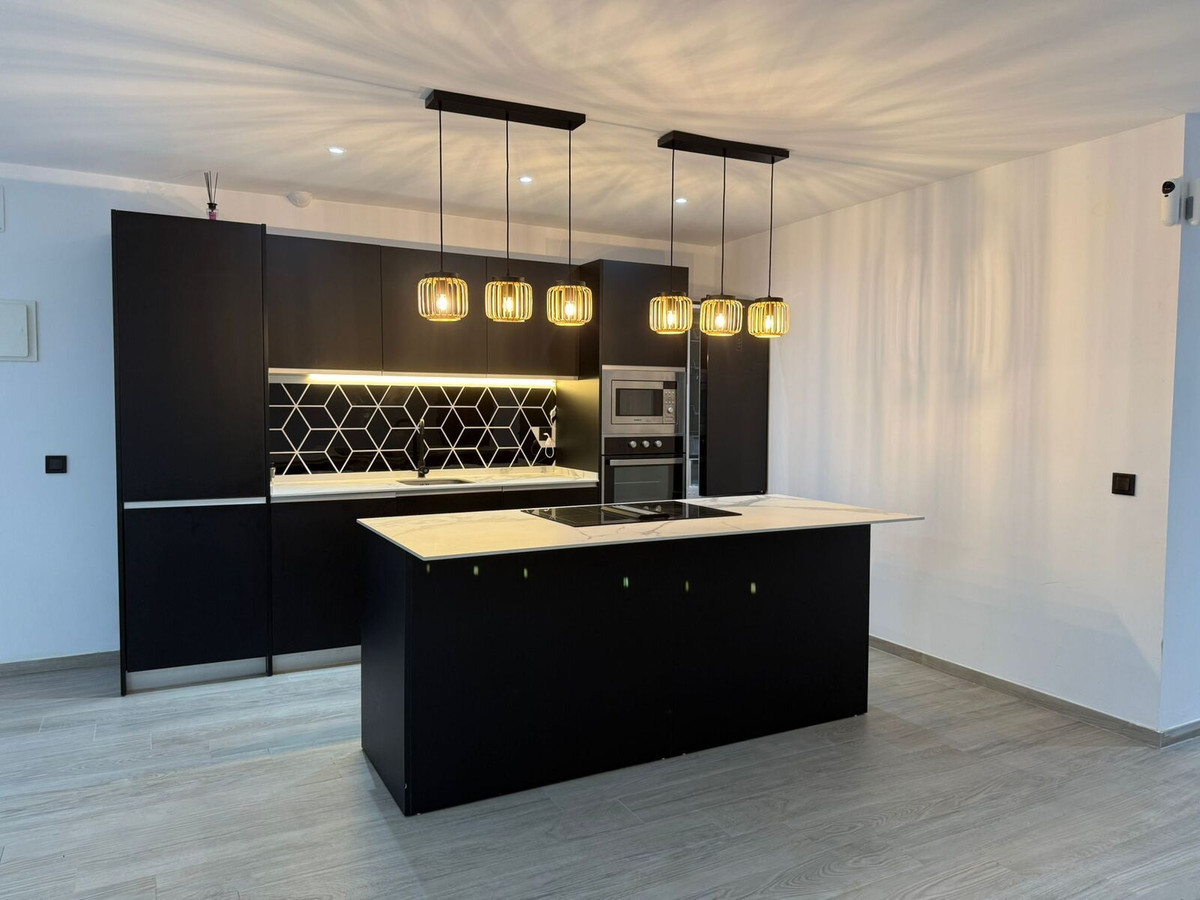 House in Estepona - Image 2