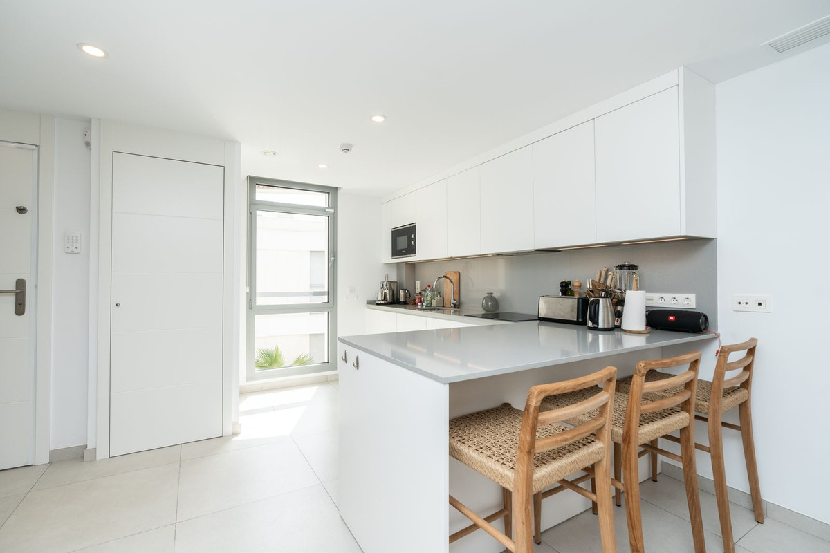 Penthouse in Elviria - Image 2