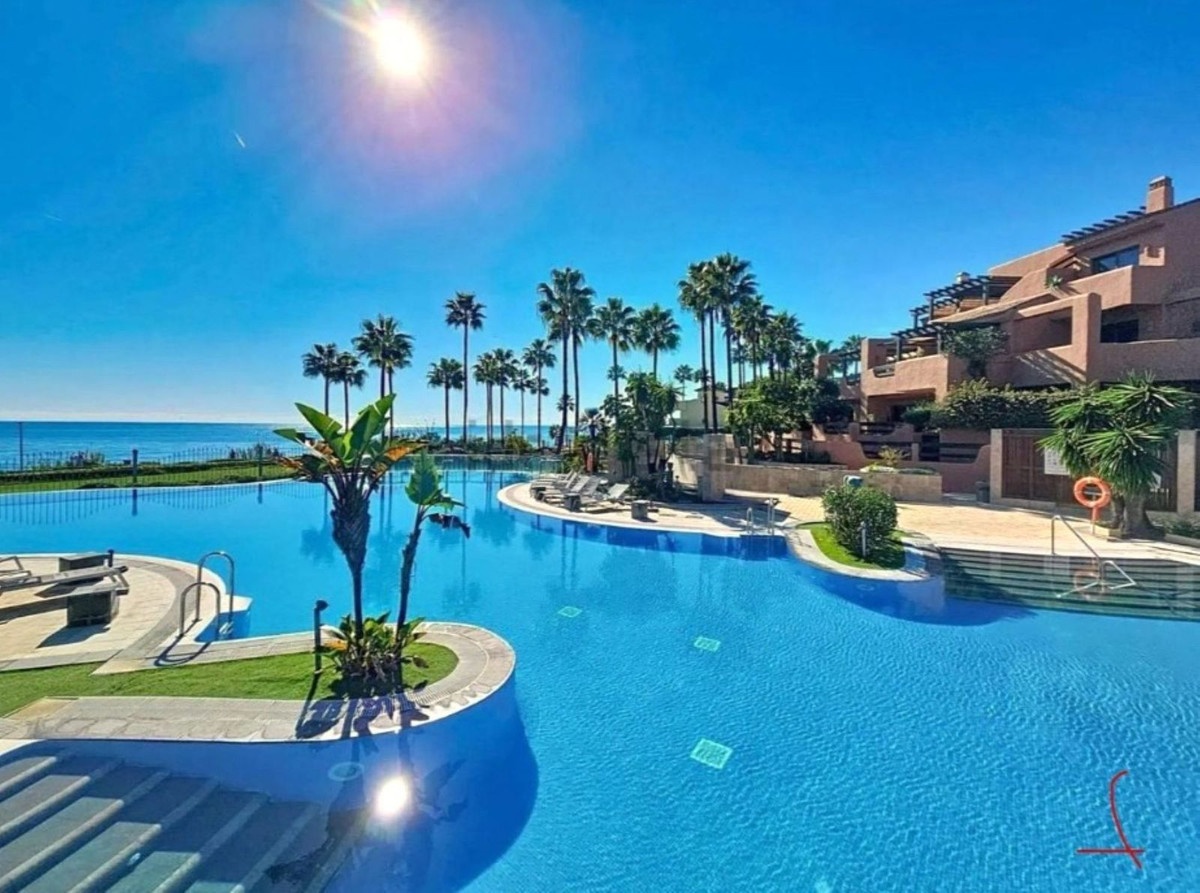 House in Estepona - view 1