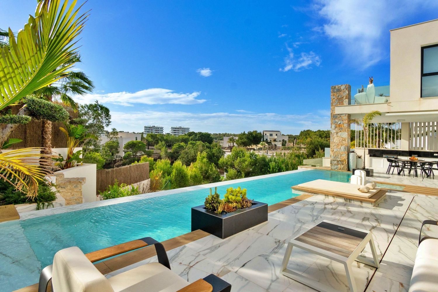 Villa in Molins - view 1