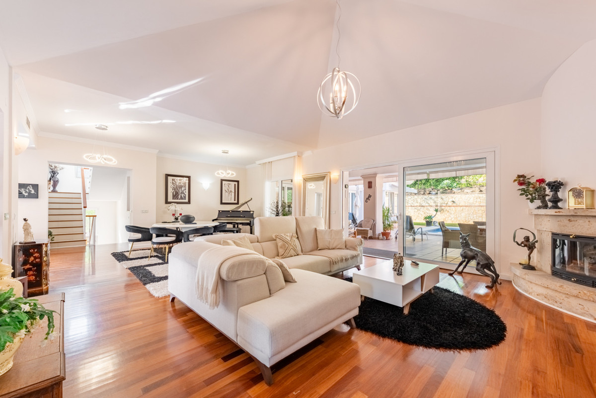 Villa in La Cala De Mijas - Image 2