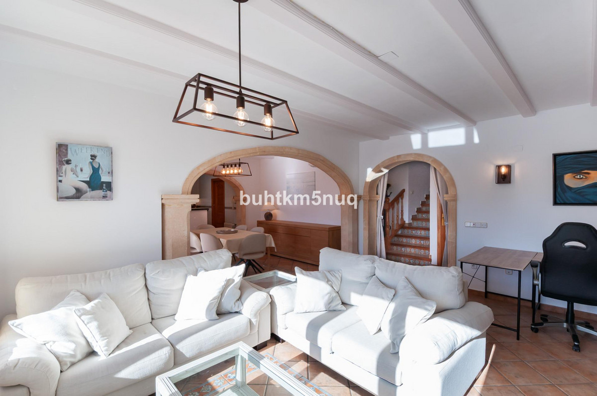 Villa in Calp - Image 2