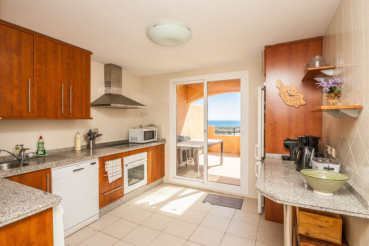 Penthouse in Elviria - Image 3