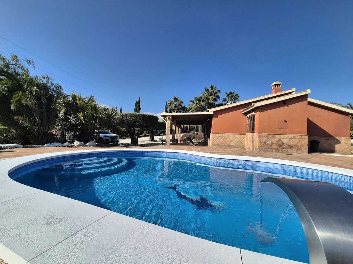 House in Alhaurin el Grande - view 1