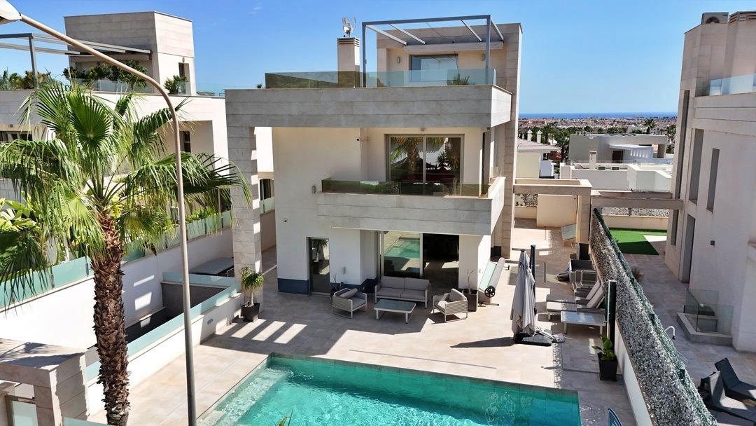 Villa in Rojales - view 1