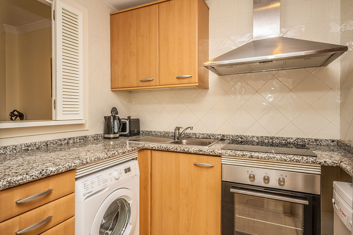 House in Elviria - Image 3