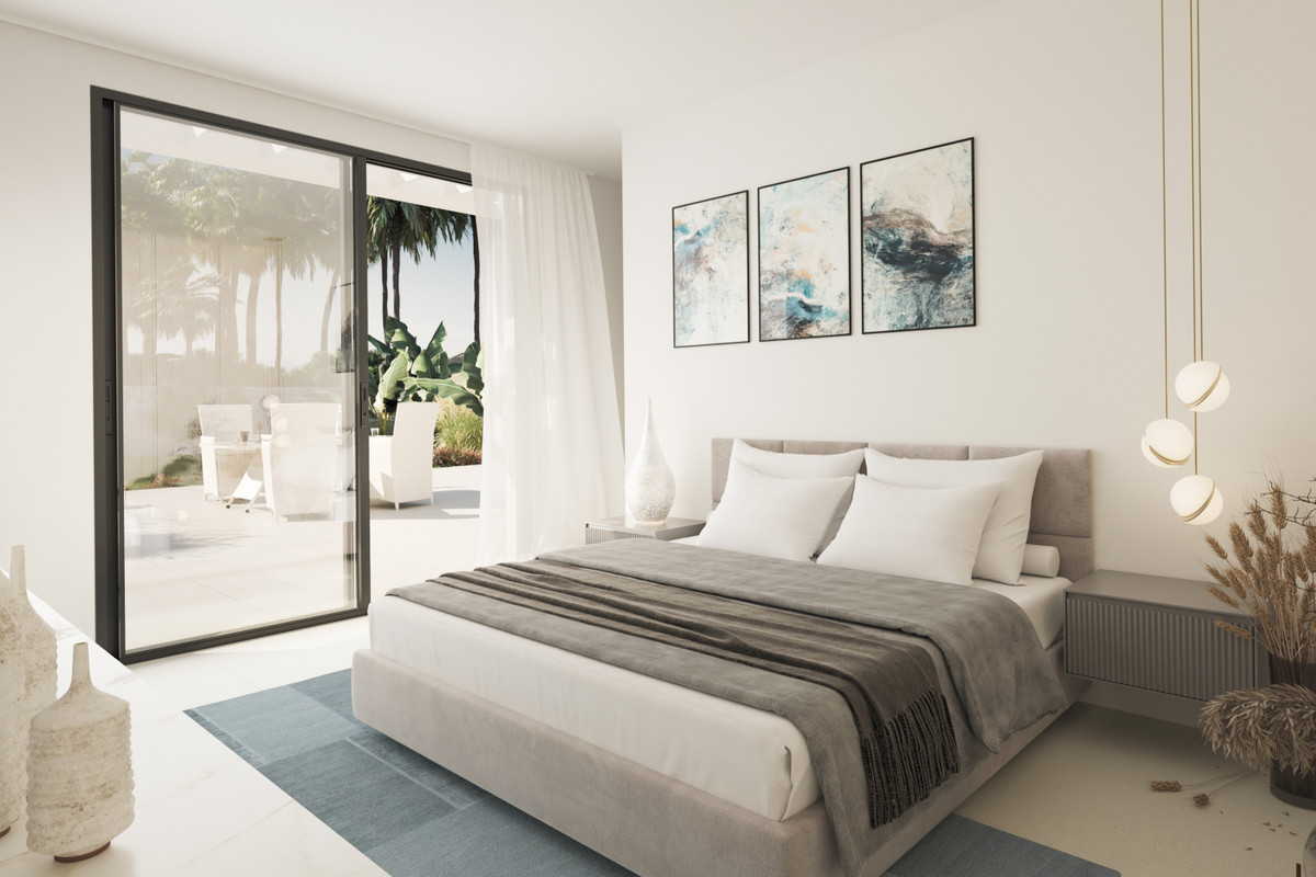 Villa in Estepona - Image 3