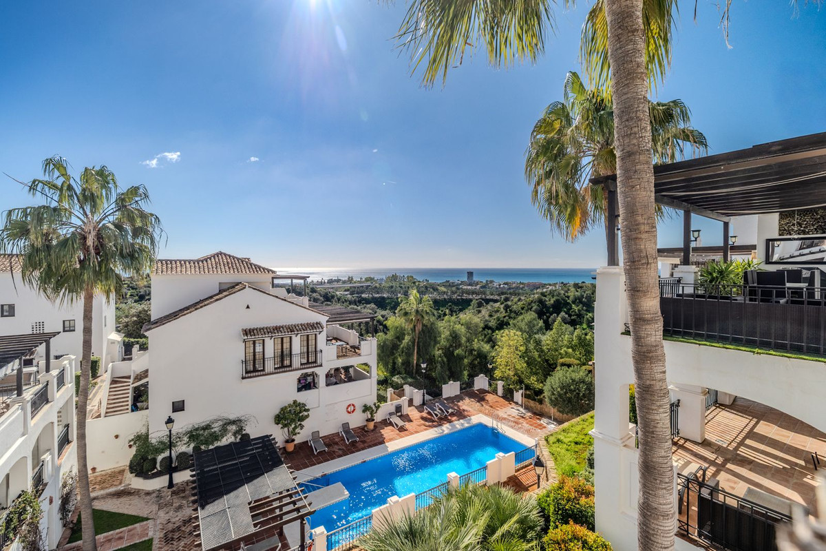 Penthouse in Marbella - view 1