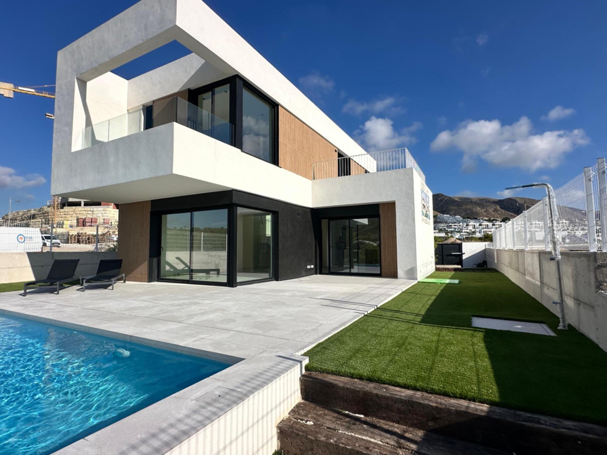 Villa in Alicante - view 1