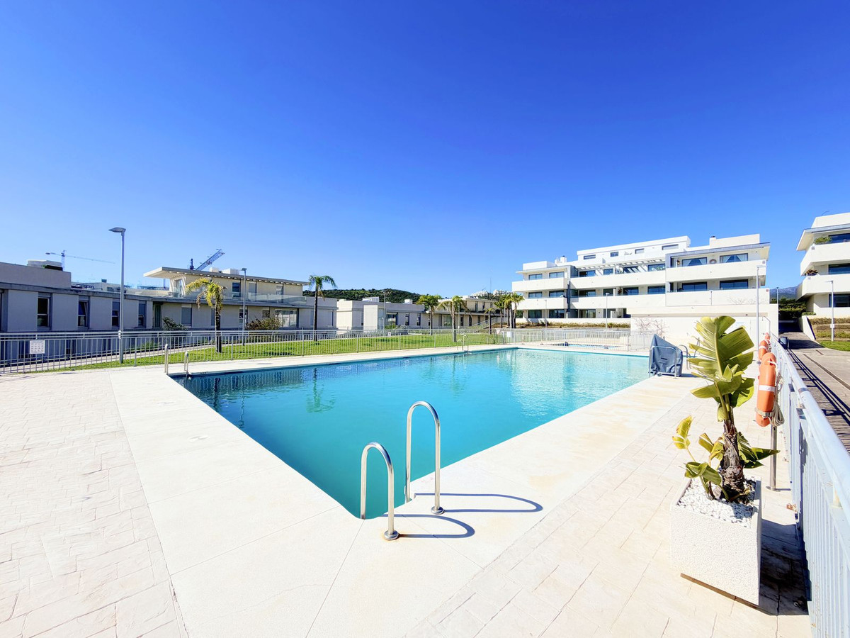 House in Estepona - Image 2