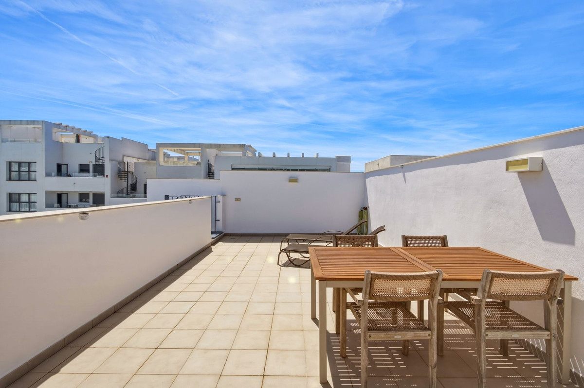 Penthouse in Estepona - Image 3