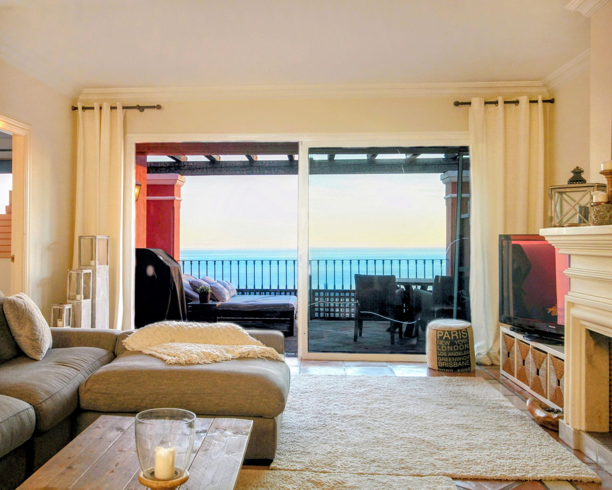 Penthouse in Elviria - view 1