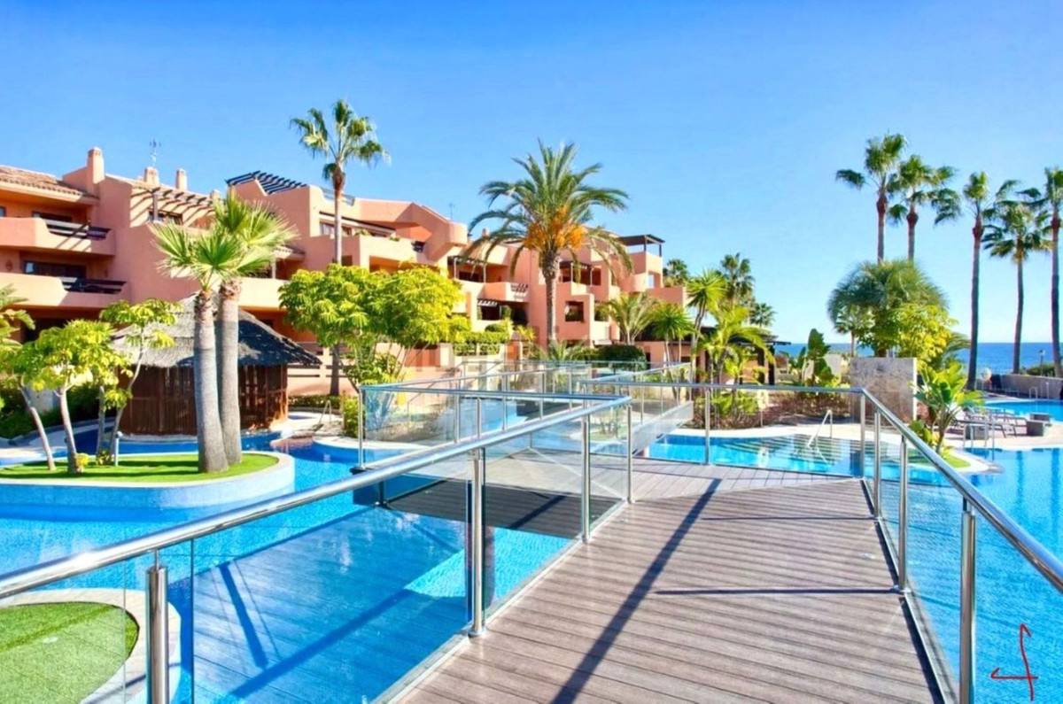 House in Estepona - view 1