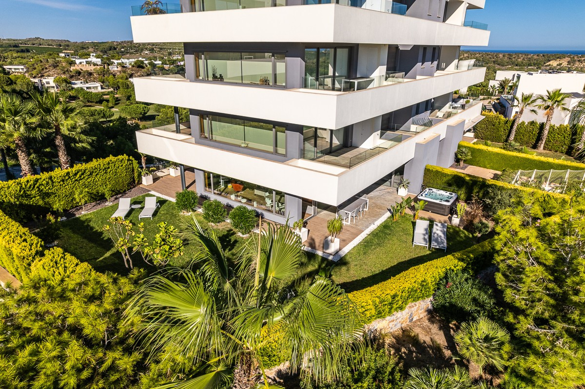 House in El Pinar de Campoverde - view 1