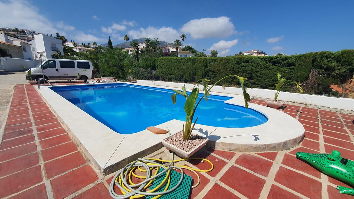 Villa in Fuengirola - view 1
